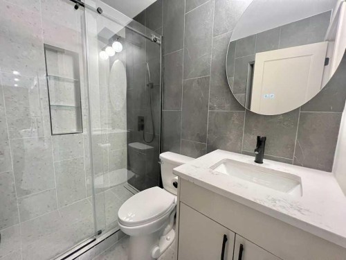 146 Springwood Drive Sw, Calgary, AB - Indoor Photo Showing Bathroom