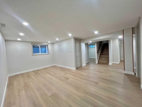 146 Springwood Drive Sw, Calgary, AB - Indoor