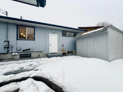 146 Springwood Drive Sw, Calgary, AB - Outdoor With Exterior