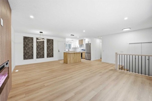 2404 51 Street Ne, Calgary, AB - Indoor