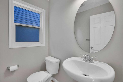 608 Windbrook Heights Sw, Airdrie, AB - Indoor Photo Showing Bathroom