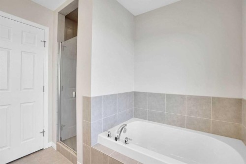 608 Windbrook Heights Sw, Airdrie, AB - Indoor Photo Showing Bathroom