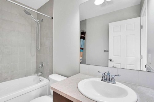 608 Windbrook Heights Sw, Airdrie, AB - Indoor Photo Showing Bathroom