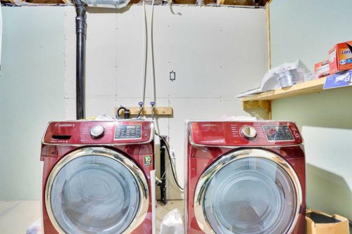 608 Windbrook Heights Sw, Airdrie, AB - Indoor Photo Showing Laundry Room
