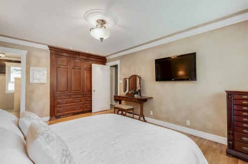 2003 Bay Shore Road Sw, Calgary, AB - Indoor Photo Showing Bedroom
