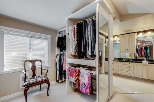 2003 Bay Shore Road Sw, Calgary, AB - Indoor With Storage