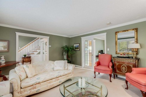 2003 Bay Shore Road Sw, Calgary, AB - Indoor Photo Showing Living Room