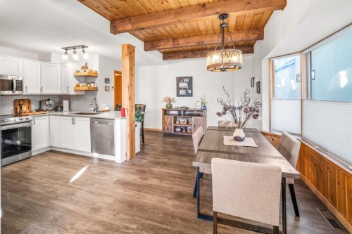 3-809 5Th Street, Canmore, AB - Indoor Photo Showing Kitchen