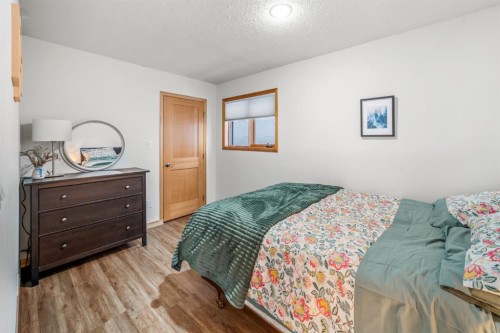 3-809 5Th Street, Canmore, AB - Indoor Photo Showing Bedroom