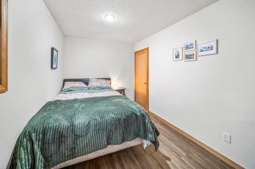 3-809 5Th Street, Canmore, AB - Indoor Photo Showing Bedroom