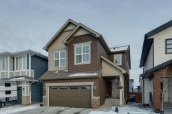 1124 Chinook Gate Bay SW Airdrie, AB T4B 5J2