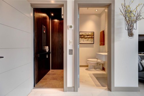 416 Aspen Meadows Hill Sw, Calgary, AB - Indoor