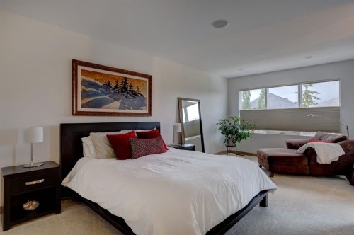 416 Aspen Meadows Hill Sw, Calgary, AB - Indoor Photo Showing Bedroom