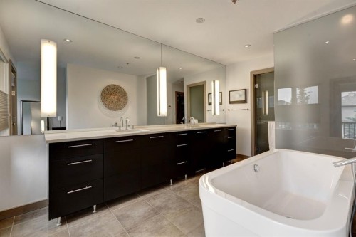 416 Aspen Meadows Hill Sw, Calgary, AB - Indoor Photo Showing Bathroom