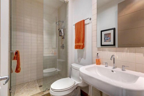 416 Aspen Meadows Hill Sw, Calgary, AB - Indoor Photo Showing Bathroom