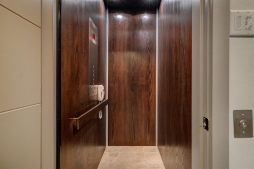 416 Aspen Meadows Hill Sw, Calgary, AB - Indoor Photo Showing Other Room