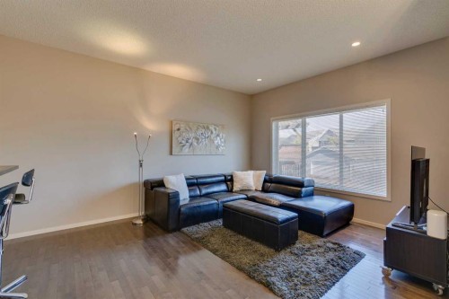 467 Mahogany Terrace Se, Calgary, AB - Indoor Photo Showing Living Room