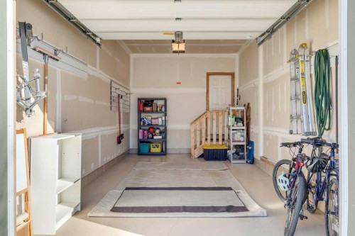 467 Mahogany Terrace Se, Calgary, AB - Indoor Photo Showing Garage