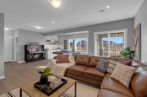 2639 Bayside Boulevard Sw, Airdrie, AB - Indoor Photo Showing Living Room