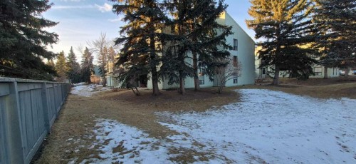 318-10120 Brookpark Boulevard Sw, Calgary, AB - Outdoor