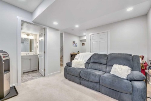 196 Wolf Hollow Park Se, Calgary, AB - Indoor Photo Showing Other Room