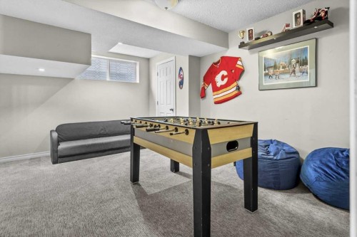 39 Prestwick Heath Se, Calgary, AB - Indoor Photo Showing Other Room