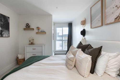 206-510 Edmonton Trail Ne, Calgary, AB - Indoor Photo Showing Bedroom