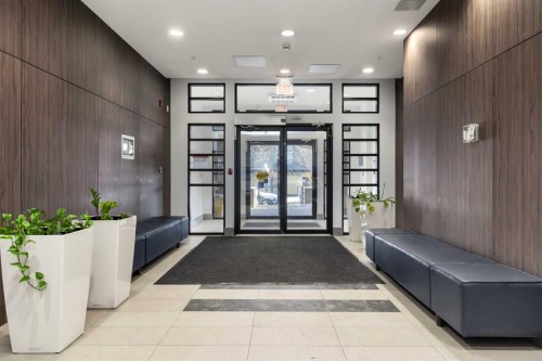 206-510 Edmonton Trail Ne, Calgary, AB - Indoor Photo Showing Other Room