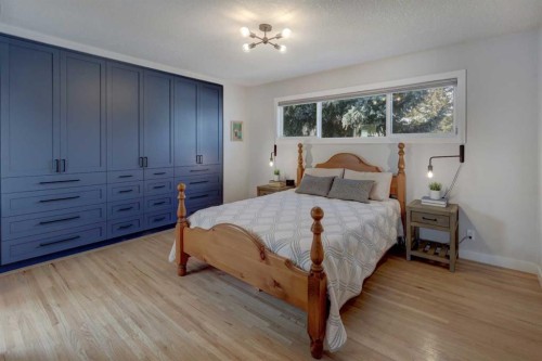 36 Glenview Drive Sw, Calgary, AB - Indoor Photo Showing Bedroom