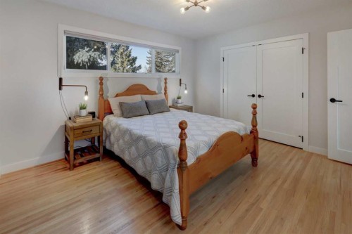 36 Glenview Drive Sw, Calgary, AB - Indoor Photo Showing Bedroom