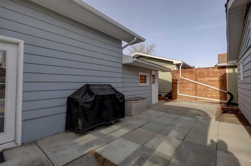 36 Glenview Drive Sw, Calgary, AB - Outdoor With Exterior