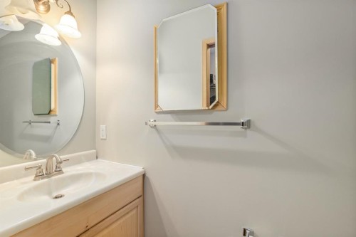 131 Panatella Close Nw, Calgary, AB - Indoor Photo Showing Bathroom