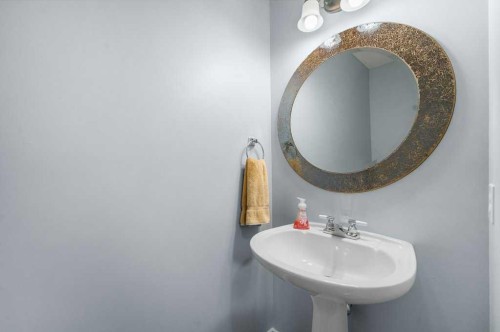58 Chaparral Close Se, Calgary, AB - Indoor Photo Showing Bathroom