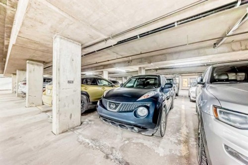 4304-24 Hemlock Crescent Sw, Calgary, AB - Indoor Photo Showing Garage
