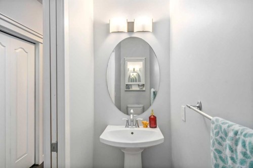 254 Silverado Plains Circle Sw, Calgary, AB - Indoor Photo Showing Bathroom