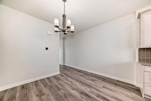 210 Alpine Avenue Sw, Calgary, AB - Indoor Photo Showing Other Room