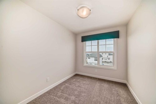 210 Alpine Avenue Sw, Calgary, AB - Indoor Photo Showing Other Room