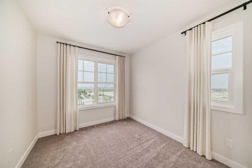 210 Alpine Avenue Sw, Calgary, AB - Indoor Photo Showing Other Room