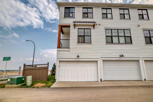 210 Alpine Avenue Sw, Calgary, AB - Outdoor With Exterior