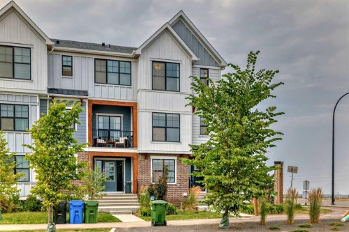 210 Alpine Avenue Sw, Calgary, AB - Outdoor With Facade