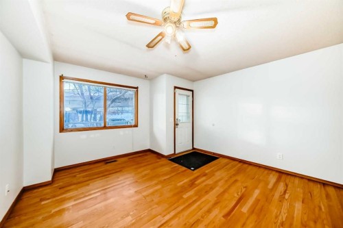 1-642 Mcdougall Road Ne, Calgary, AB - Indoor Photo Showing Other Room