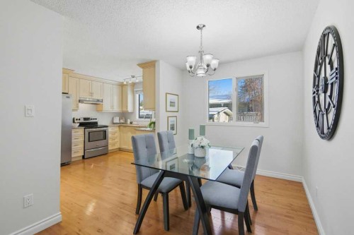 3703 Valdes Place Nw, Calgary, AB - Indoor Photo Showing Dining Room