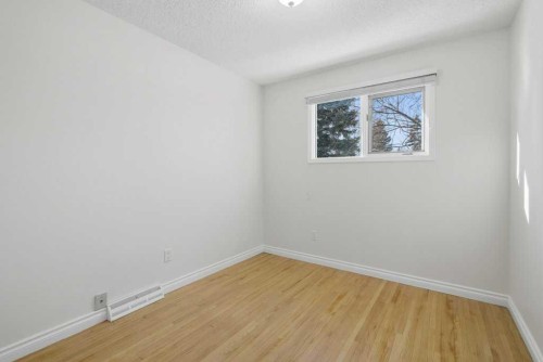 3703 Valdes Place Nw, Calgary, AB - Indoor Photo Showing Other Room