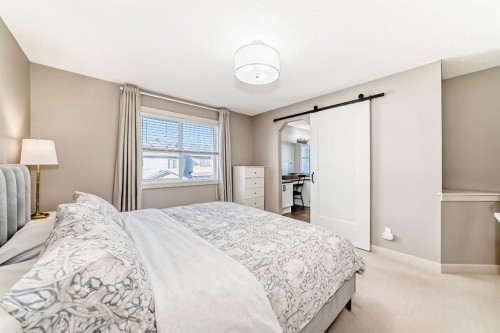 293 Everridge Drive Sw, Calgary, AB - Indoor Photo Showing Bedroom