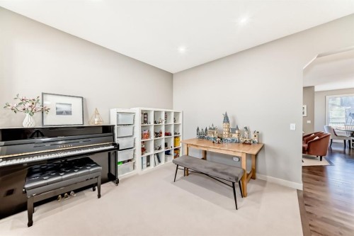 293 Everridge Drive Sw, Calgary, AB - Indoor Photo Showing Other Room