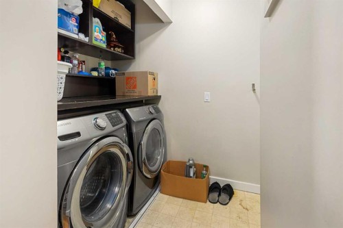 901-2520 Palliser Drive Sw, Calgary, AB - Indoor Photo Showing Laundry Room