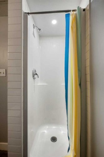 132 Bow Ridge Drive, Cochrane, AB - Indoor Photo Showing Bathroom