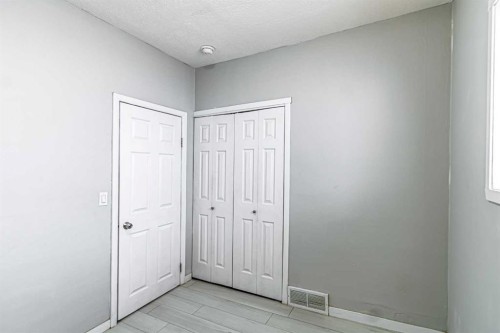 1023 1 Avenue Nw, Calgary, AB - Indoor Photo Showing Other Room