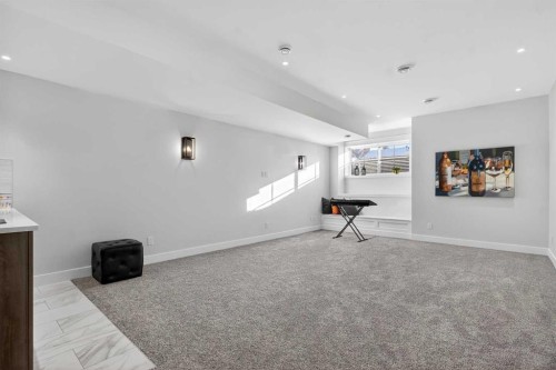 124 26 Avenue Ne, Calgary, AB - Indoor Photo Showing Other Room