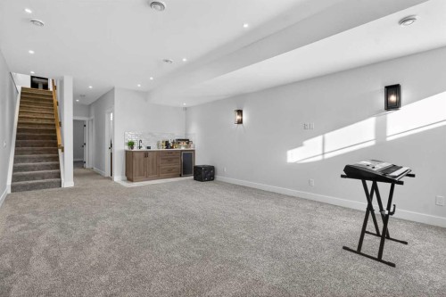 124 26 Avenue Ne, Calgary, AB - Indoor